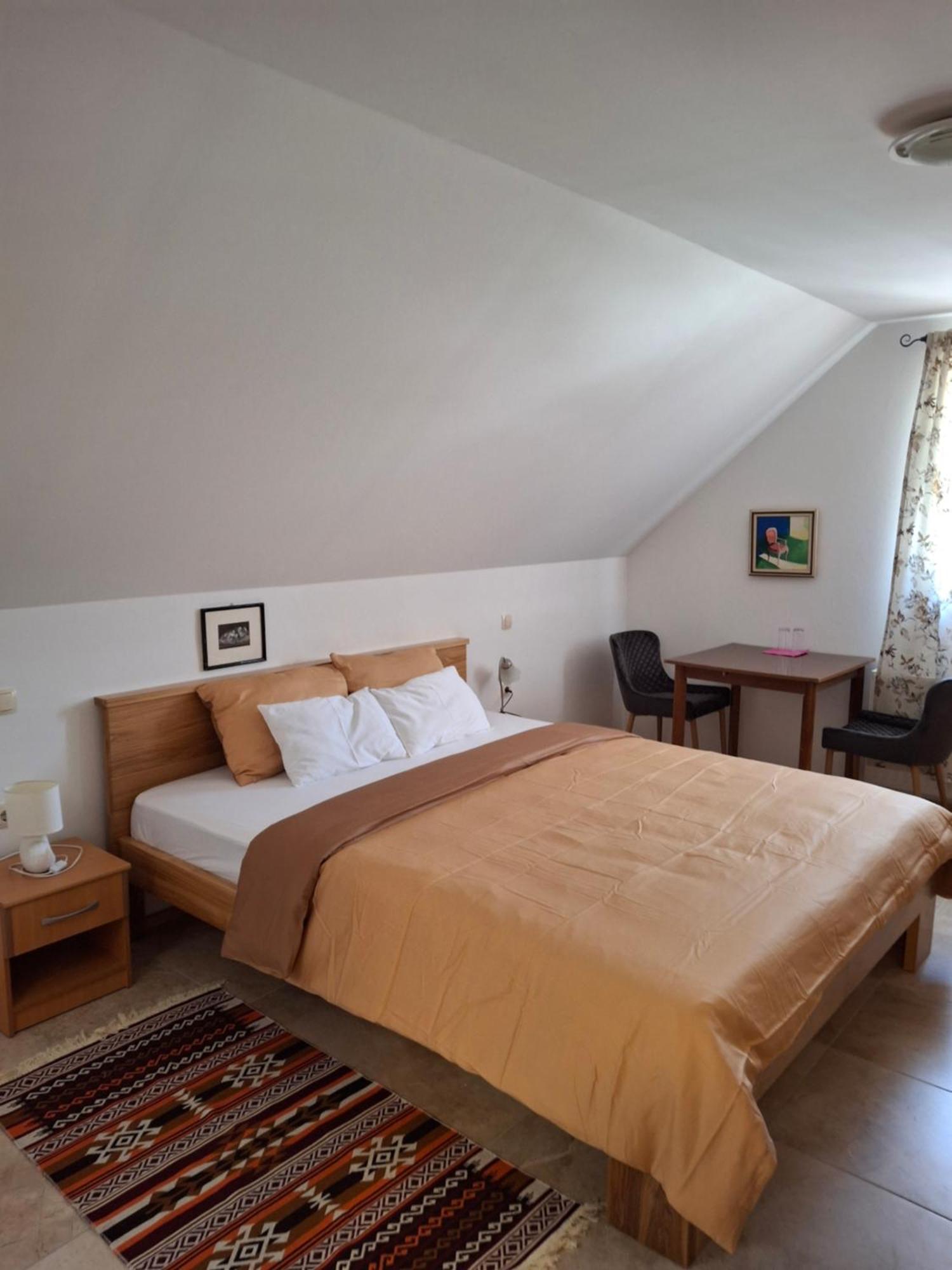 House Izvor Hotel Jezerce Kültér fotó